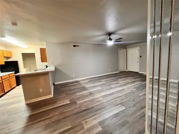 $1,250 | 10661 Braes Bend Drive, Houston, TX 77071