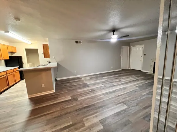 $1,250 | 10661 Braes Bend Drive, Houston, TX 77071