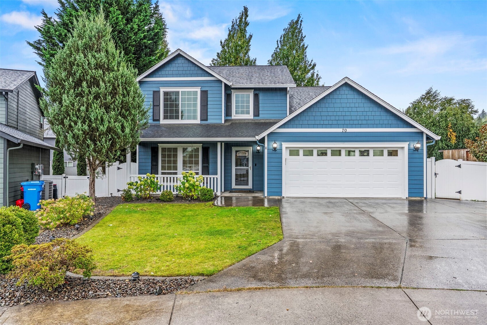 70 Crown Point Road Longview, WA 98632 - Photo 3 of 33 a view of a yard in front of house