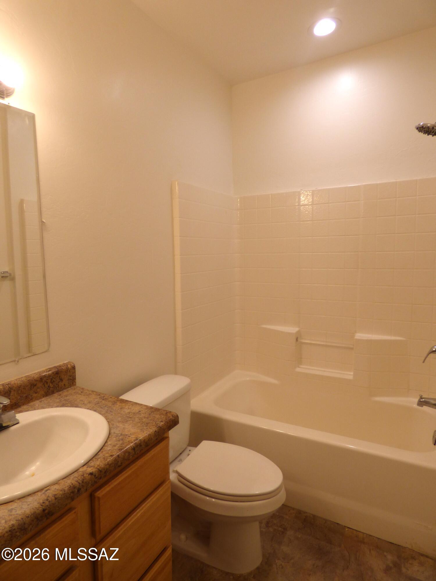 1077 North Riverside Drive, Unit 1 Tucson, AZ 85745 - Photo 13 of 18 P1090417