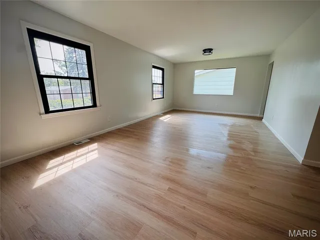 $246,000 | 2555 Guildford Drive, Florissant, MO 63033