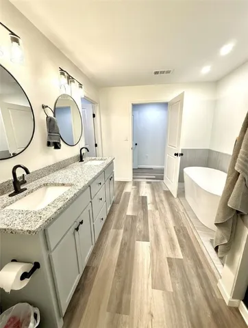 $305,000 | 1704 North Hoover Avenue, Cameron, TX 76520