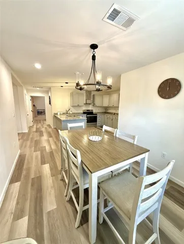 $305,000 | 1704 North Hoover Avenue, Cameron, TX 76520