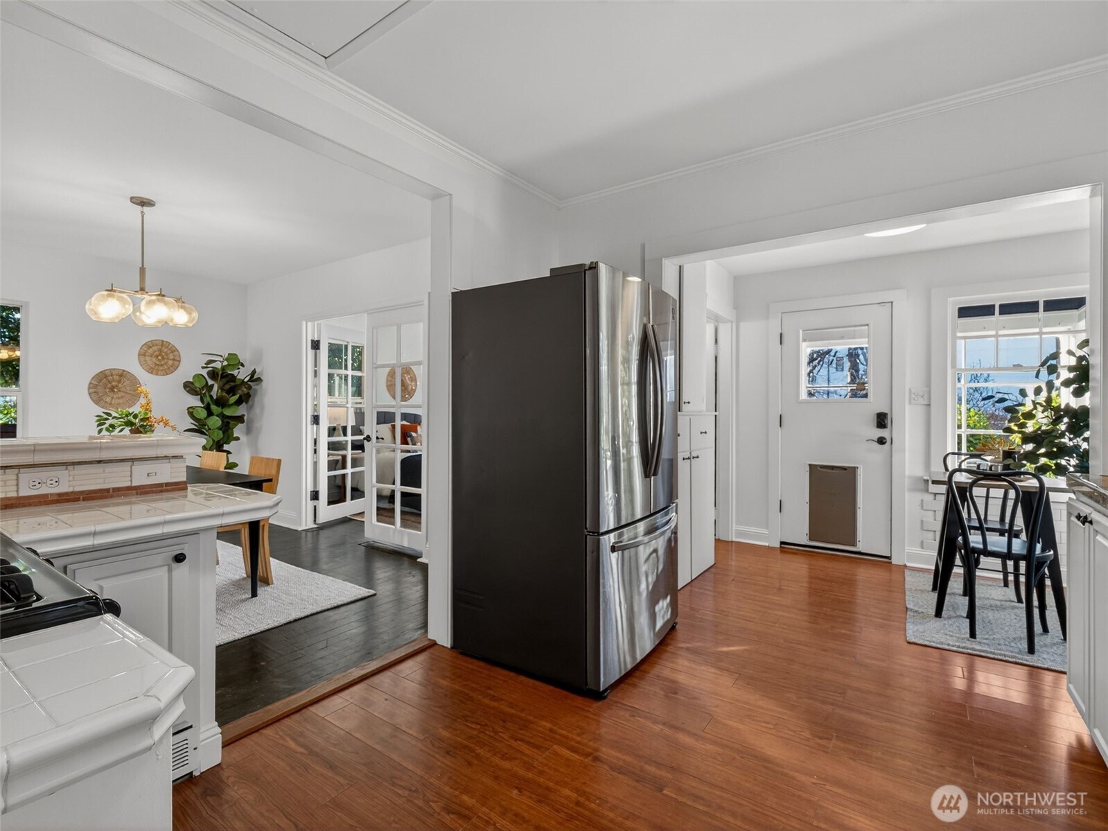 8859 20th Avenue Southwest Seattle, WA 98106 - Photo 11 of 28