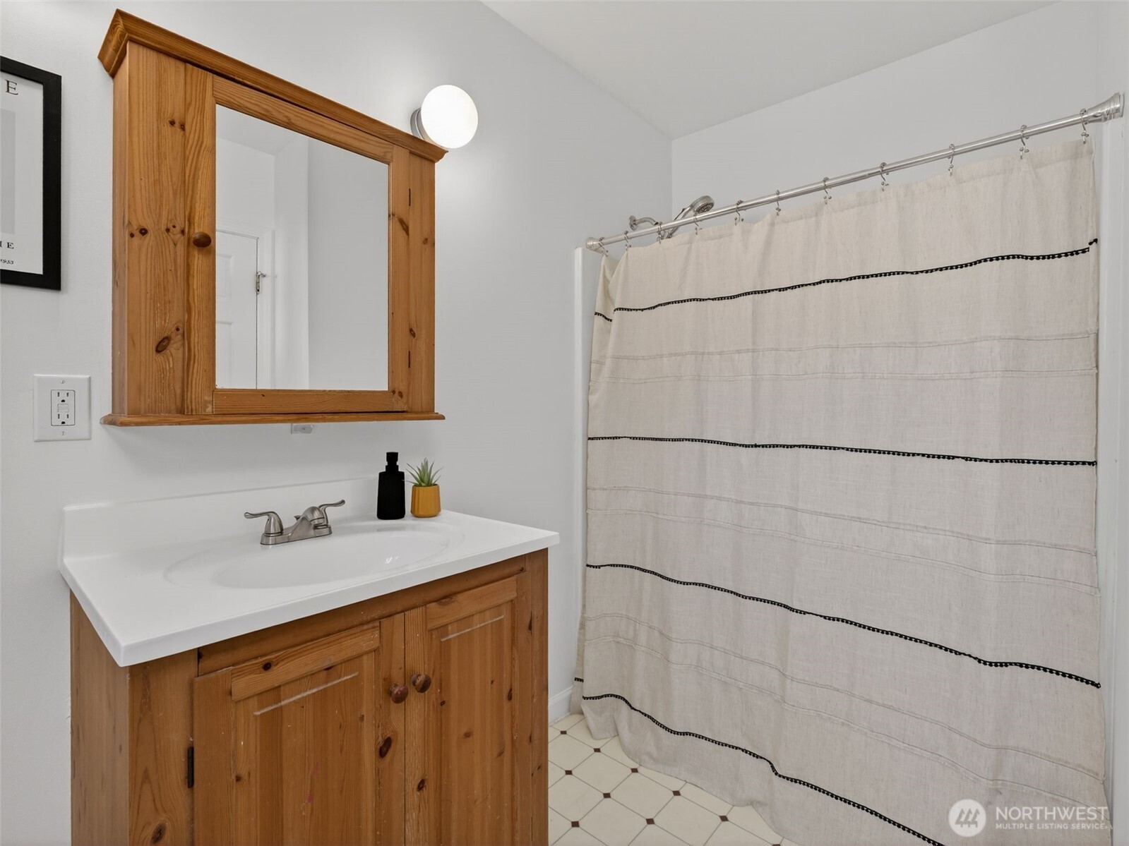 8859 20th Avenue Southwest Seattle, WA 98106 - Photo 13 of 28