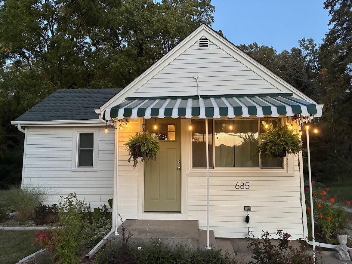 685 South Wagner Road Ann Arbor, MI 48103 - Photo 2 of 44 IMG_0354