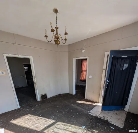 $25,000 | 1317 West John H Gwynn Jr Avenue, Peoria, IL 61605