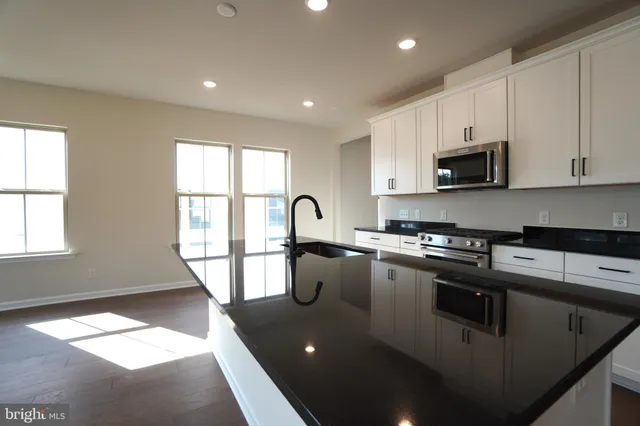 $4,100 | 612 America Drive, Horsham, PA 19044