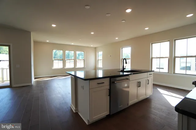 $4,100 | 612 America Drive, Horsham, PA 19044