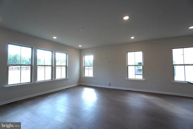 $4,100 | 612 America Drive, Horsham, PA 19044