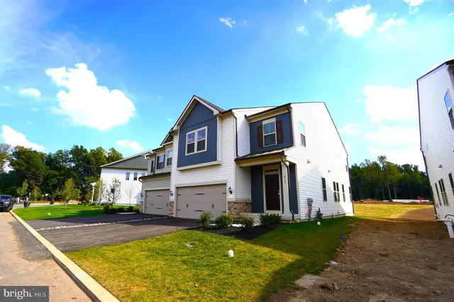 $4,100 | 612 America Drive, Horsham, PA 19044