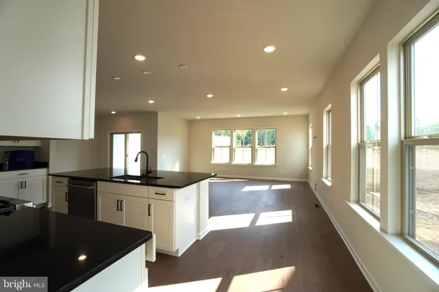 $4,100 | 612 America Drive, Horsham, PA 19044