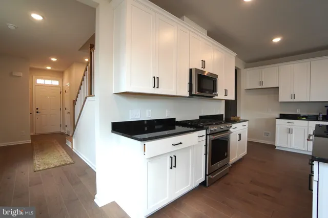 $4,100 | 612 America Drive, Horsham, PA 19044