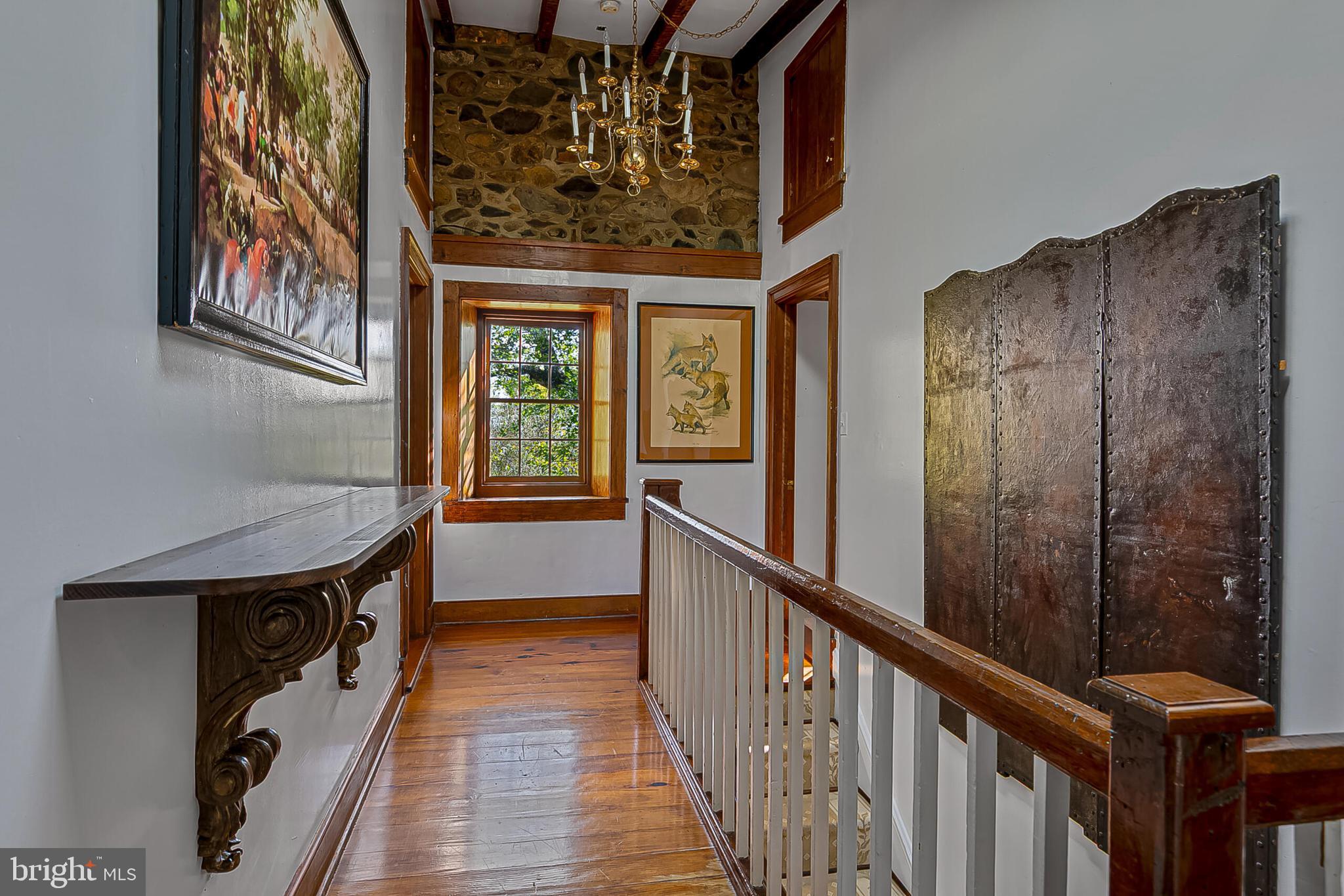 1610 Delaplane Grade Road Upperville, VA 20184 - Photo 38 of 123 Upstairs hallway