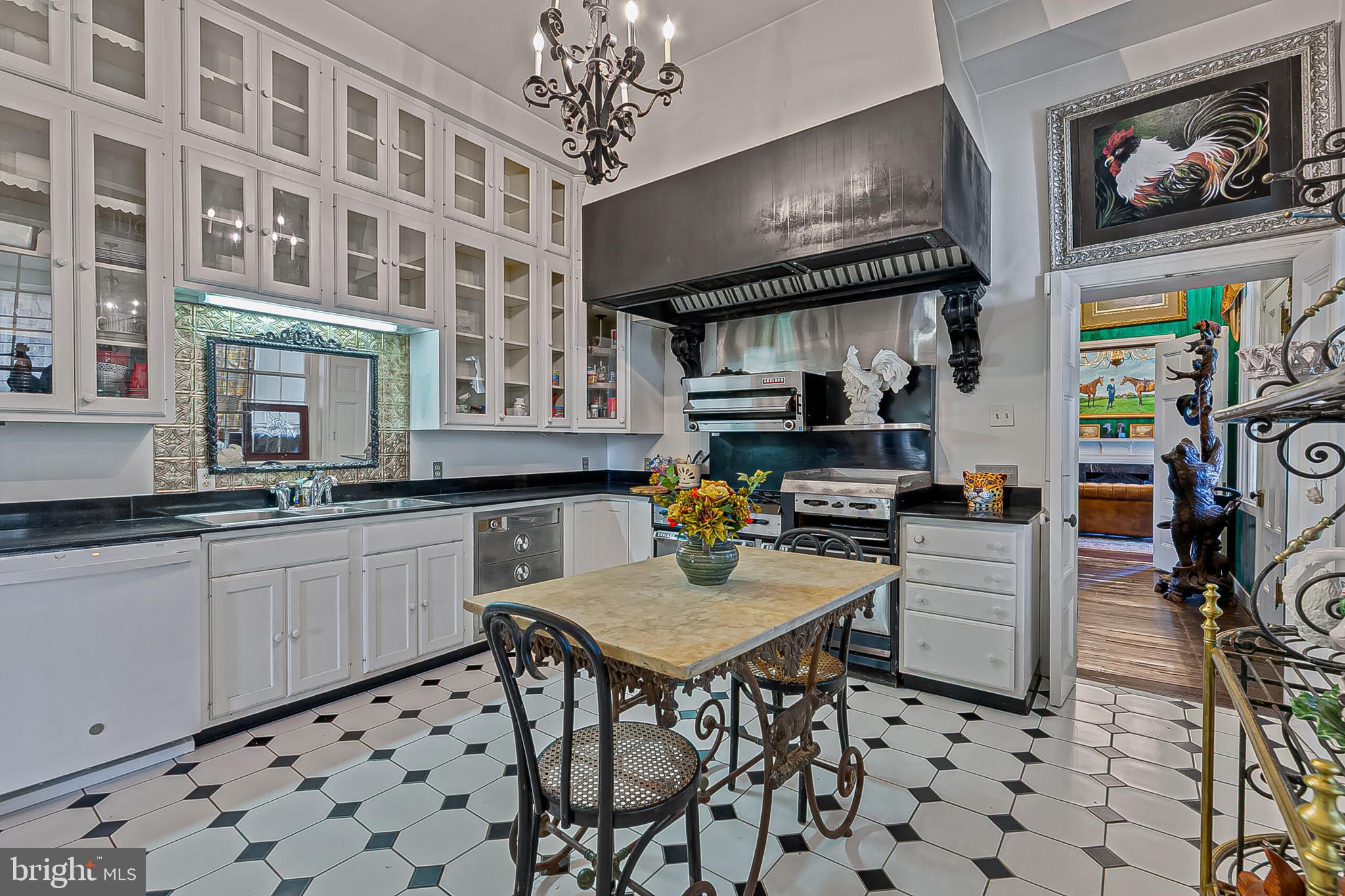 1610 Delaplane Grade Road Upperville, VA 20184 - Photo 84 of 123 Kitchen with gas range