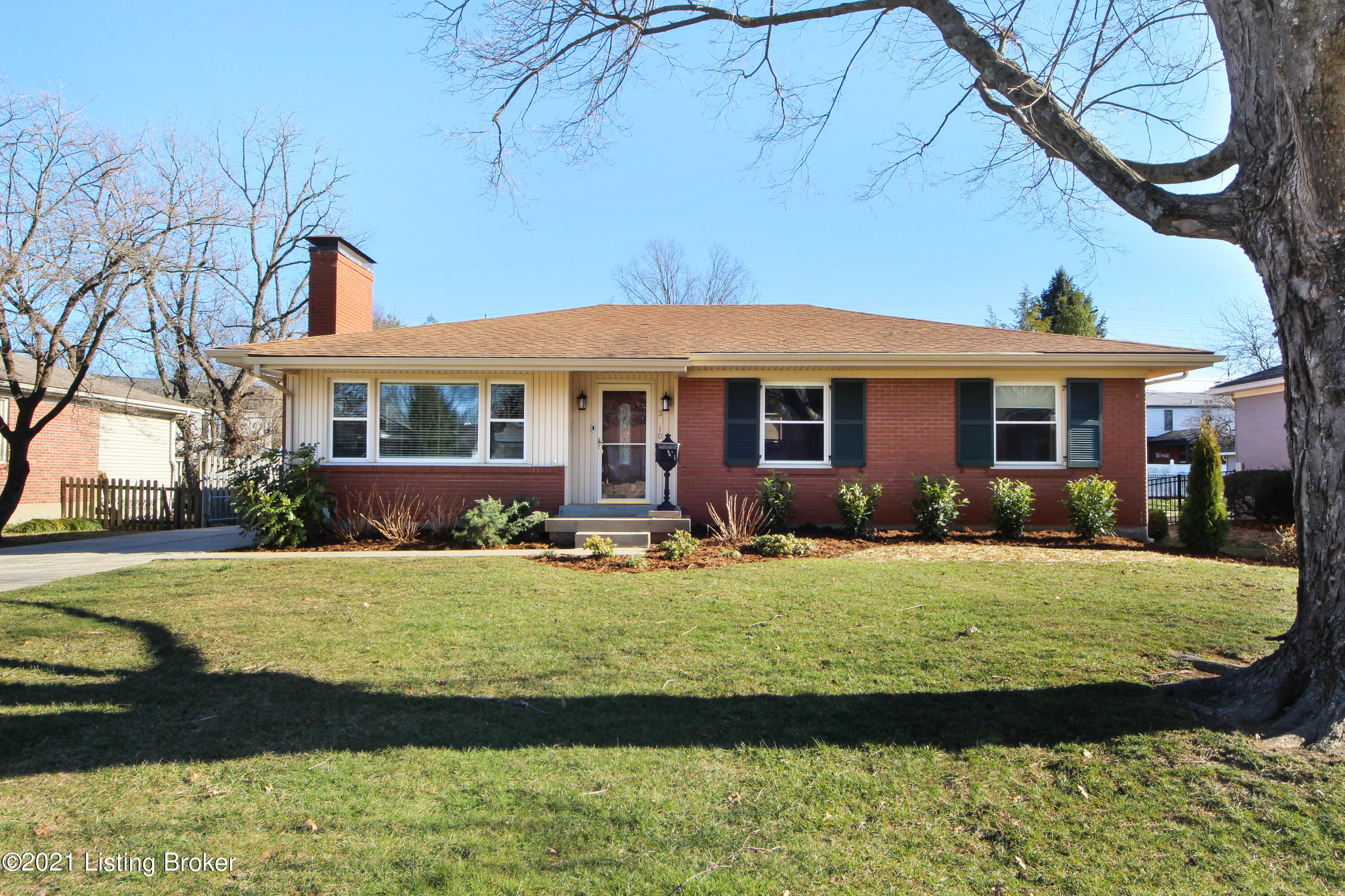 3710 Hanover Road Louisville, KY 40207 - Photo 2 of 30 2