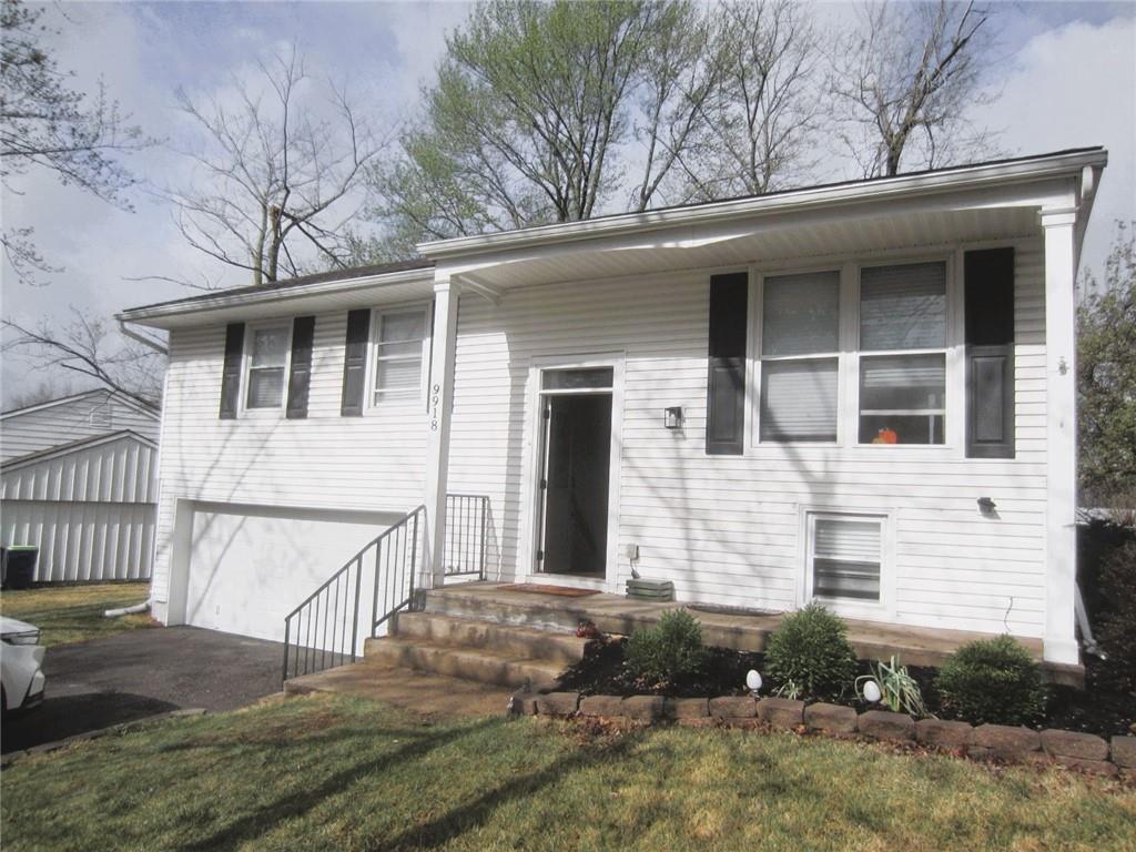 9918 Countryside Road Lenexa, KS 66215 - Photo 1 of 2