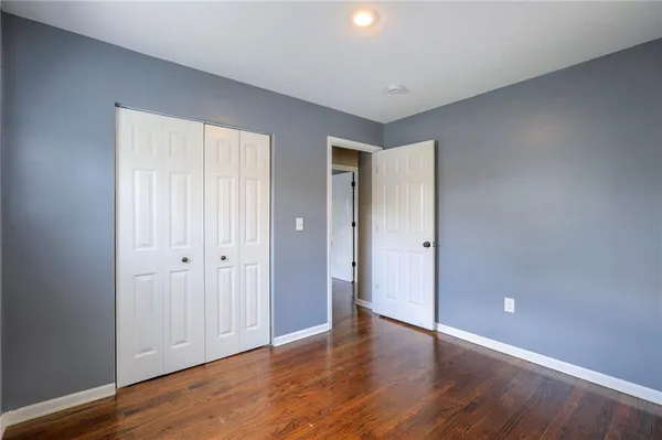 $315,000 | 9918 Countryside Road, Lenexa, KS 66215