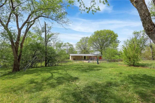 $315,000 | 9918 Countryside Road, Lenexa, KS 66215