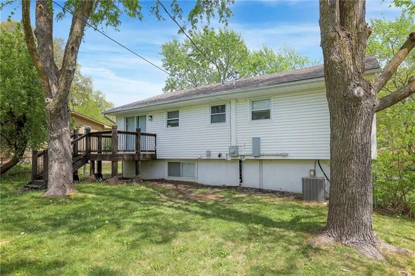 $315,000 | 9918 Countryside Road, Lenexa, KS 66215