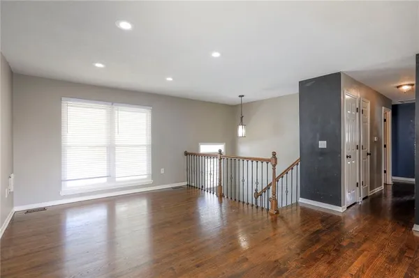 $315,000 | 9918 Countryside Road, Lenexa, KS 66215