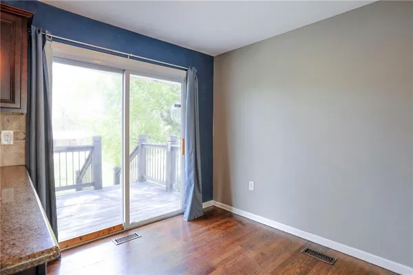 $315,000 | 9918 Countryside Road, Lenexa, KS 66215