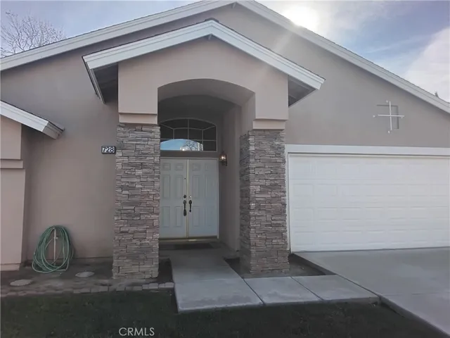 $2,900 | 728 Kelly Lane, Riverside, CA 92501