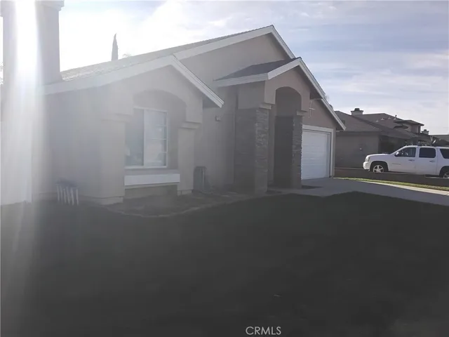 $2,900 | 728 Kelly Lane, Riverside, CA 92501