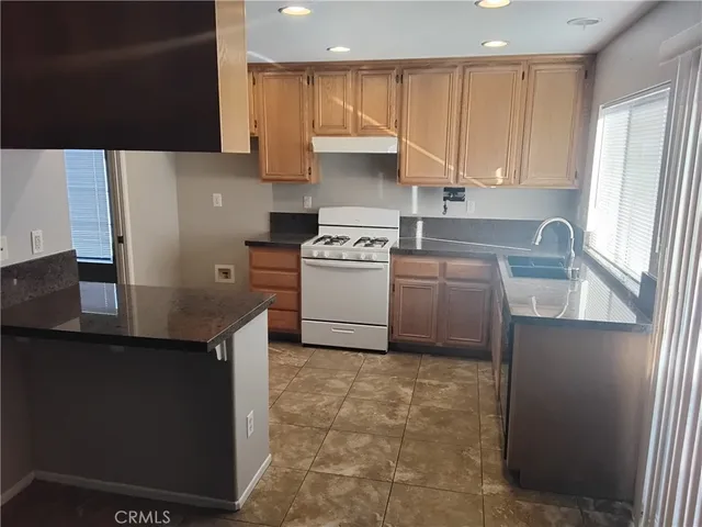 $2,900 | 728 Kelly Lane, Riverside, CA 92501