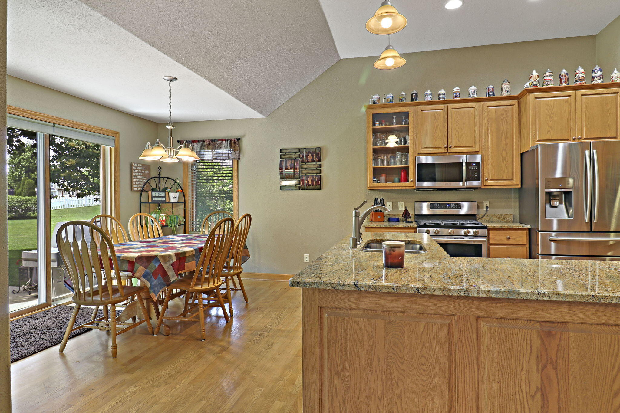 867 River Ridge Circle Waterford, WI 53185 - Photo 17 of 39 Kitchen/Dinette
