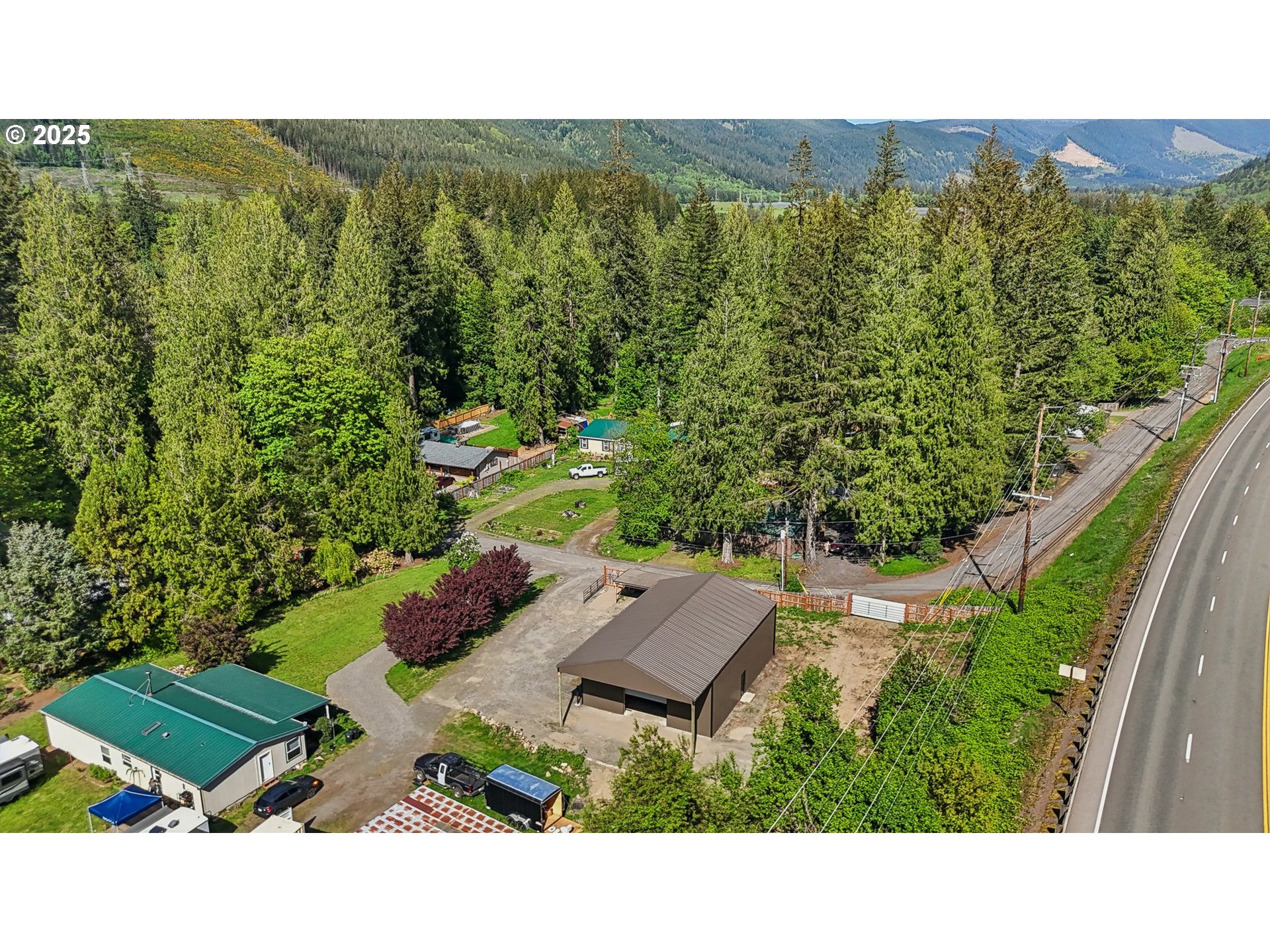 19933 East Victory Lane Sandy, OR 97055 - Photo 7 of 21 a picture of city view