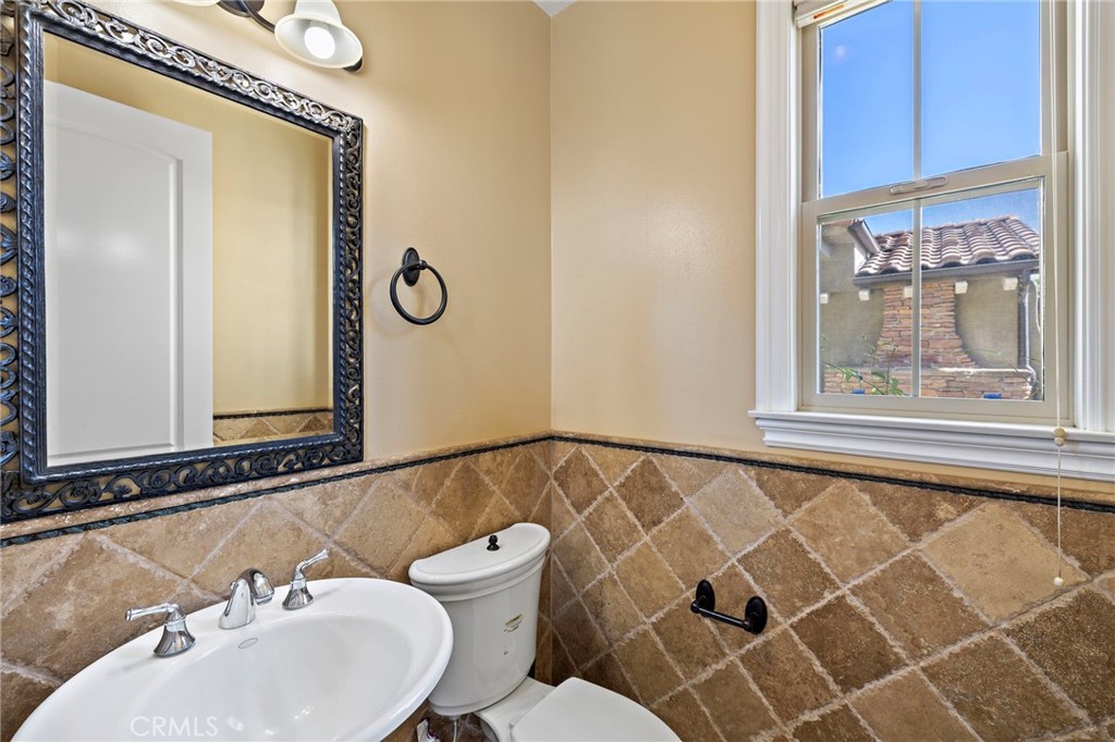 18 Via Cima San Clemente, CA 92672 - Photo 10 of 47