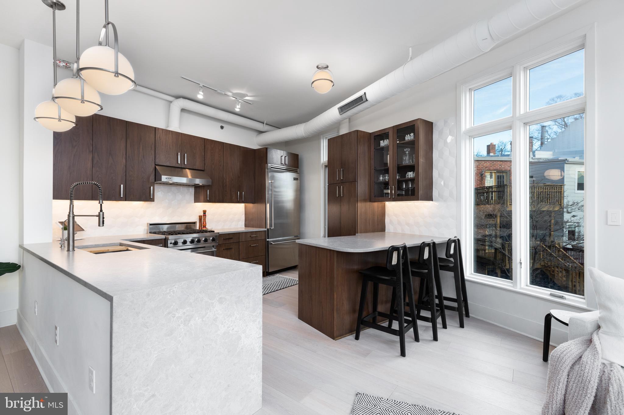 1700 Kalorama Road Northwest, Unit 311 Washington, DC 20009 - Photo 12 of 48 Gourmet kitchen w/Viking appliance package.