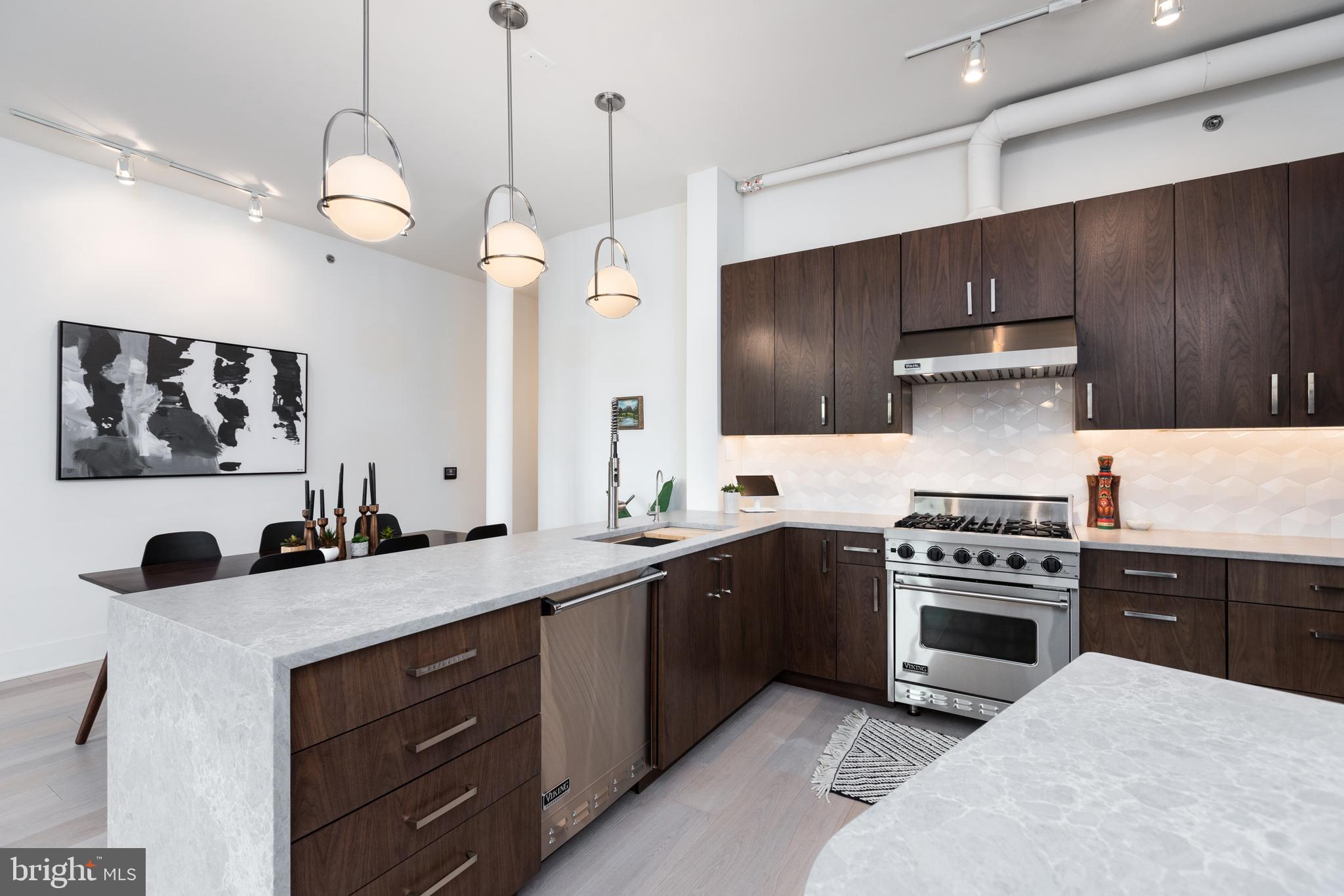 1700 Kalorama Road Northwest, Unit 311 Washington, DC 20009 - Photo 13 of 48 Gourmet kitchen w/Viking appliance package.