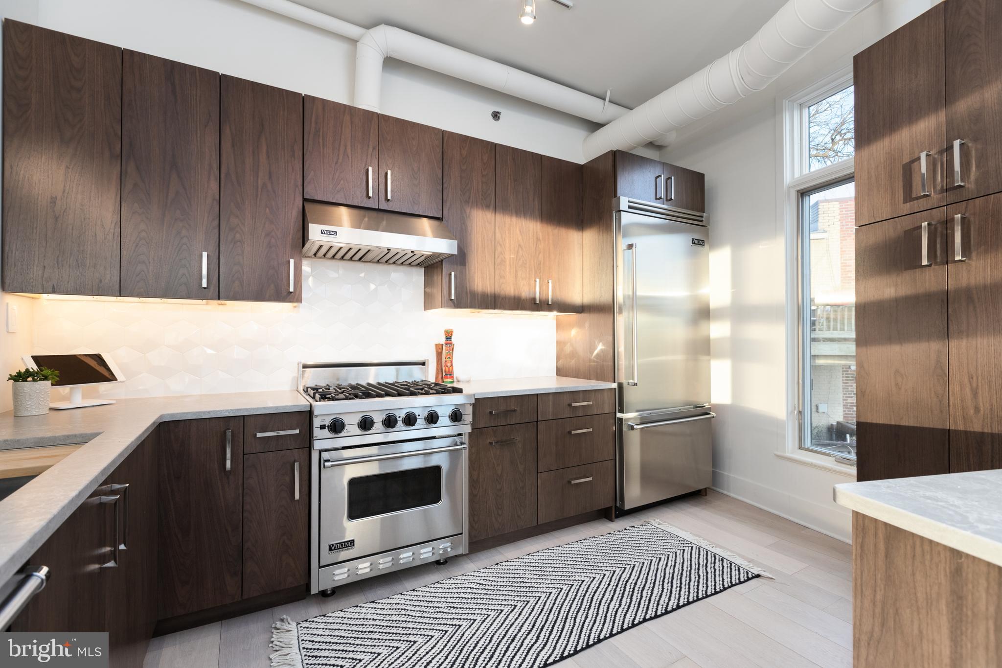 1700 Kalorama Road Northwest, Unit 311 Washington, DC 20009 - Photo 14 of 48 Gourmet kitchen w/Viking appliance package.