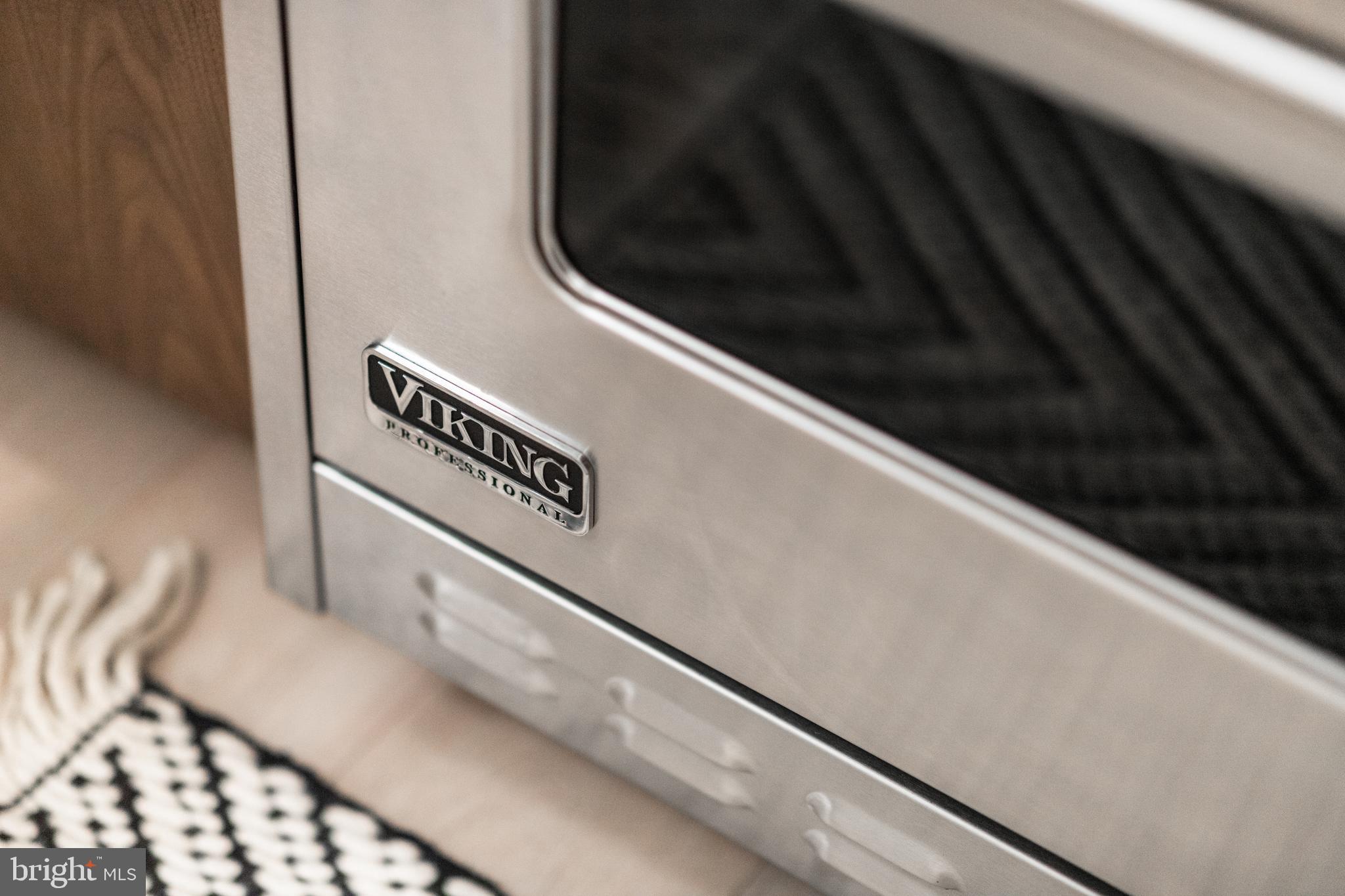 1700 Kalorama Road Northwest, Unit 311 Washington, DC 20009 - Photo 16 of 48 Gourmet kitchen w/Viking appliance package.