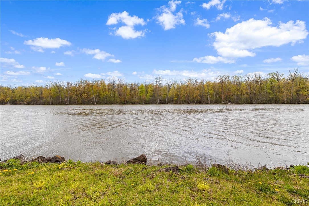 7849 Foster Road Clay, NY 13090 - Photo 7 of 37