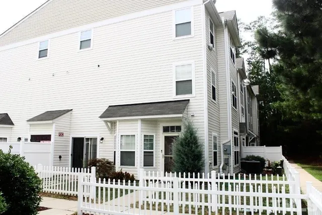 $1,750 | 311 Gilman Lane, Unit 105, Raleigh, NC 27610