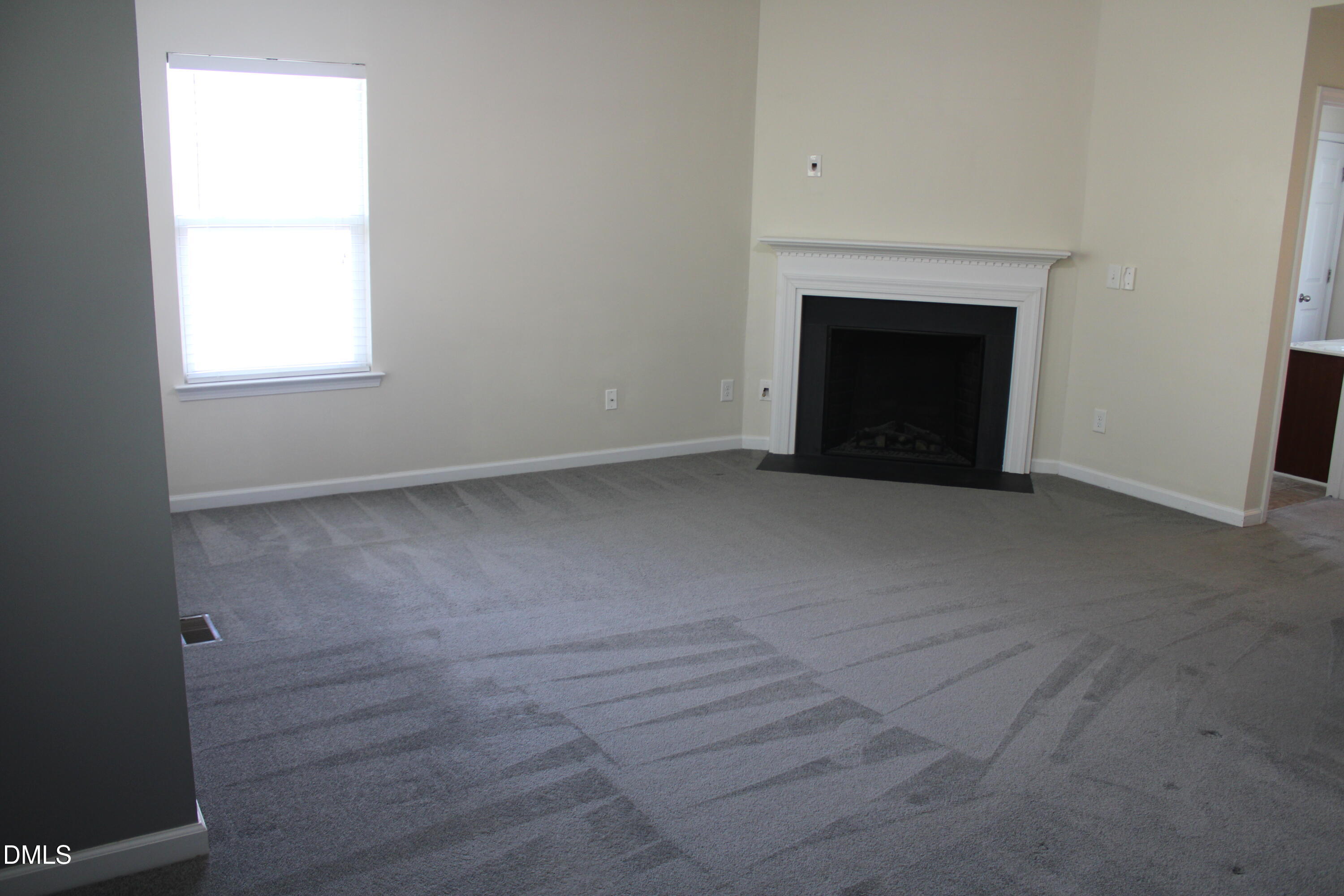 311 Gilman Lane, Unit 105 Raleigh, NC 27610 - Photo 4 of 15 IMG_9022