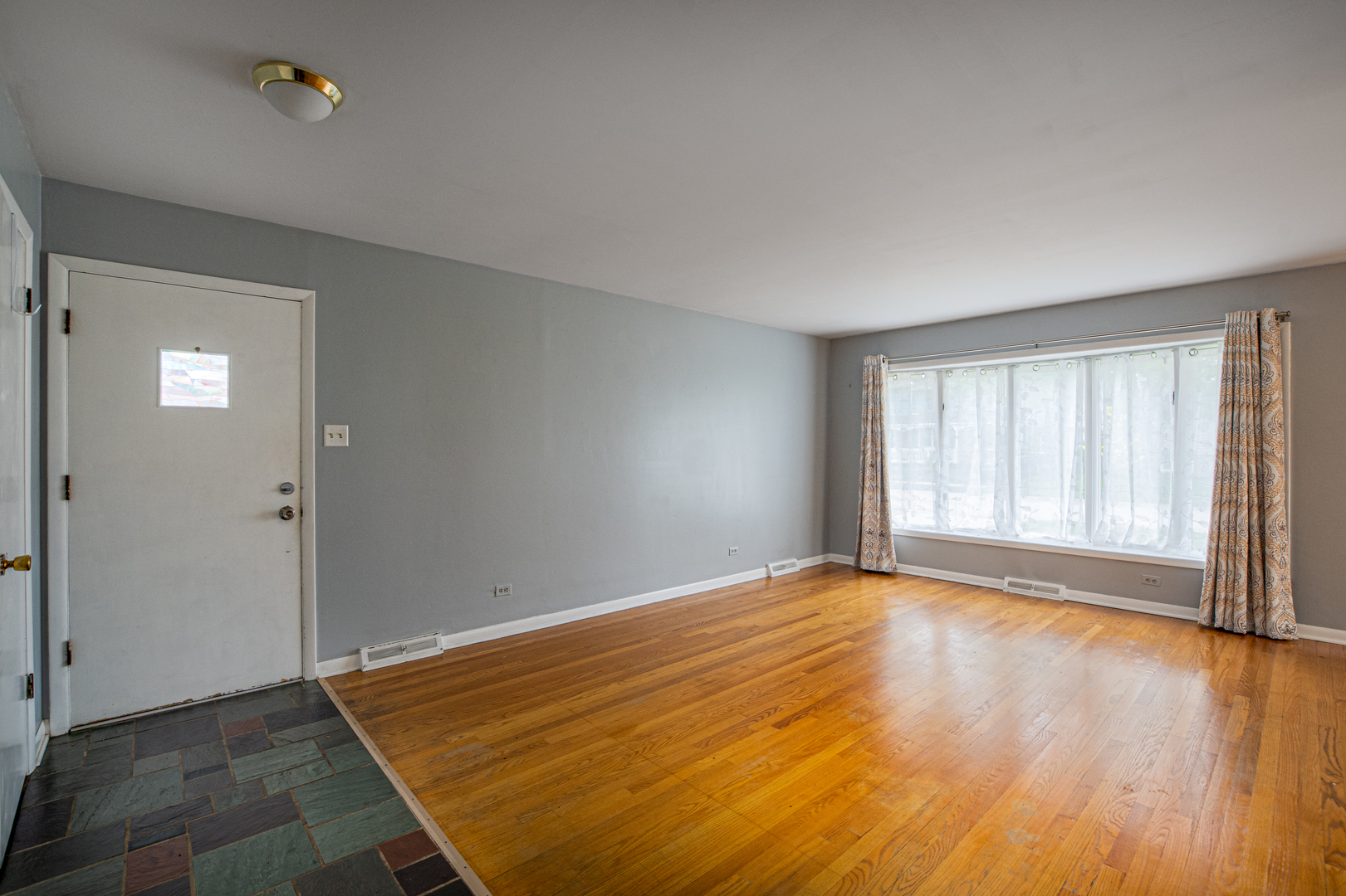 2323 Clyde Terrace Homewood, IL 60430 - Photo 2 of 28