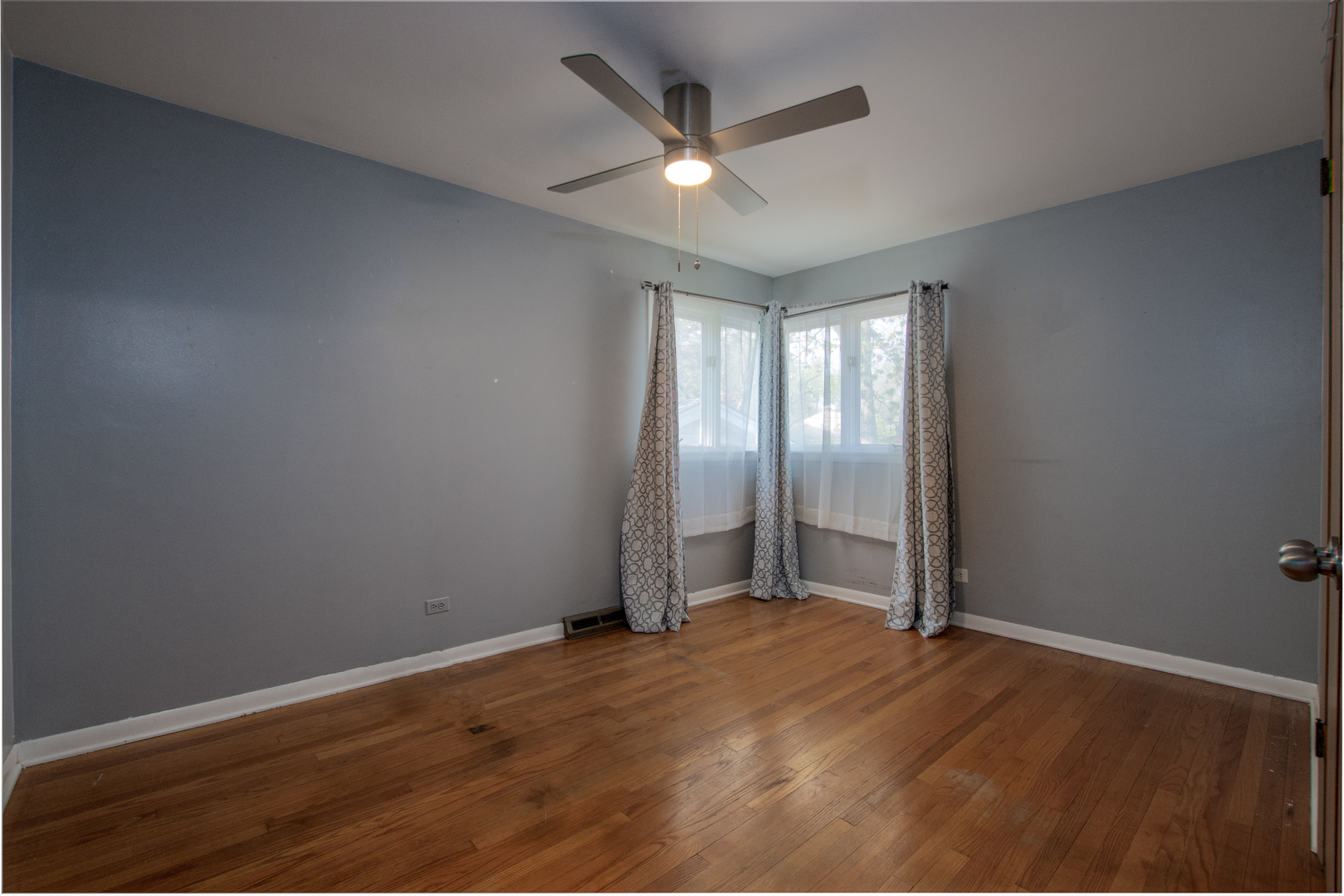 2323 Clyde Terrace Homewood, IL 60430 - Photo 9 of 28