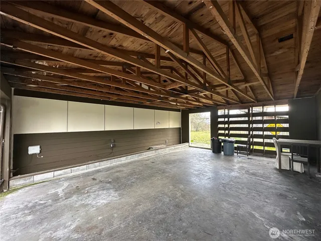 $617,000 | 6105 South 124th Street, Seattle, WA 98178