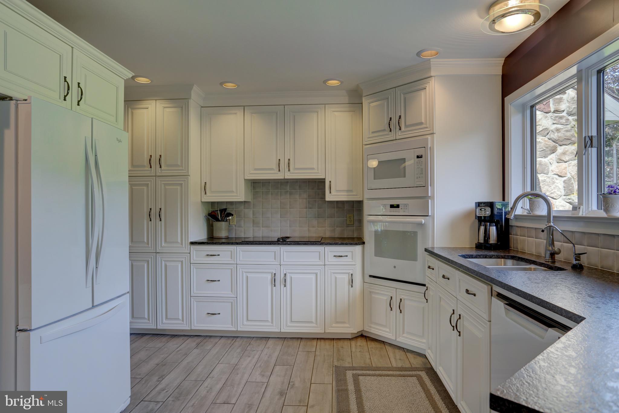 20 Hillside Road Stevens, PA 17578 - Photo 8 of 80 Gallery Image 8