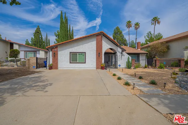 $1,900 | 21315 Kingsbury Street, Chatsworth, CA 91311