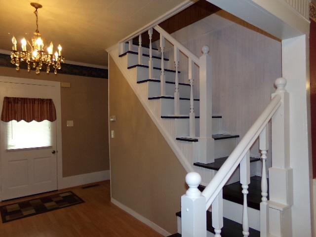 201 Spring Street Decherd, TN 37324 - Photo 10 of 26 Entry foyer