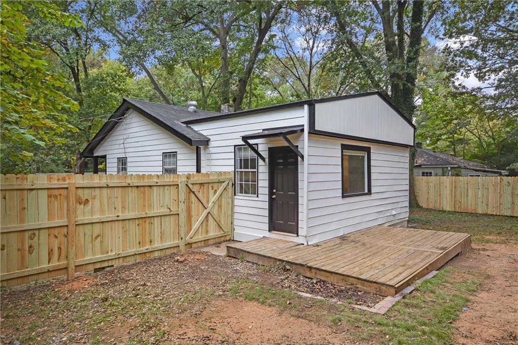 1877 Sumter Street Northwest Atlanta, GA 30318 - Photo 20 of 23