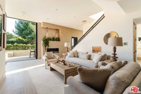 $3,960,000 | 701 Vernon Avenue, Venice, CA 90291
