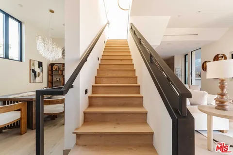 $3,960,000 | 701 Vernon Avenue, Venice, CA 90291