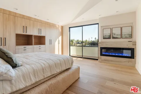 $3,960,000 | 701 Vernon Avenue, Venice, CA 90291