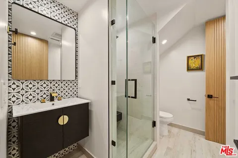 $3,960,000 | 701 Vernon Avenue, Venice, CA 90291